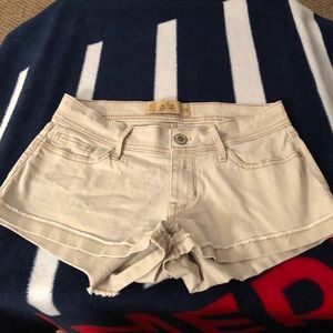Hollister Shorty Shorts Khaki
